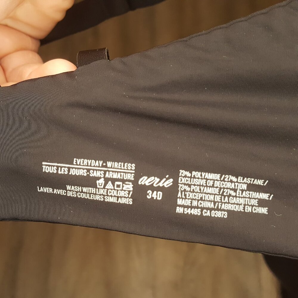 Black Wireless Bra - Picture 2 of 3